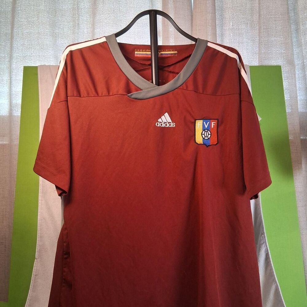 Adidas Men's Red and Burgundy T-shirt
